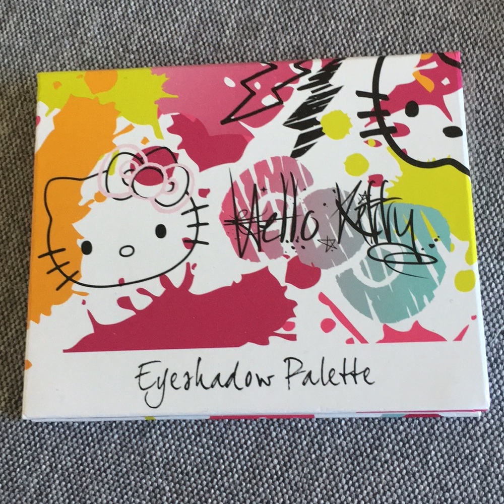 (4/$20) Hello Kitty eyeshadow palette